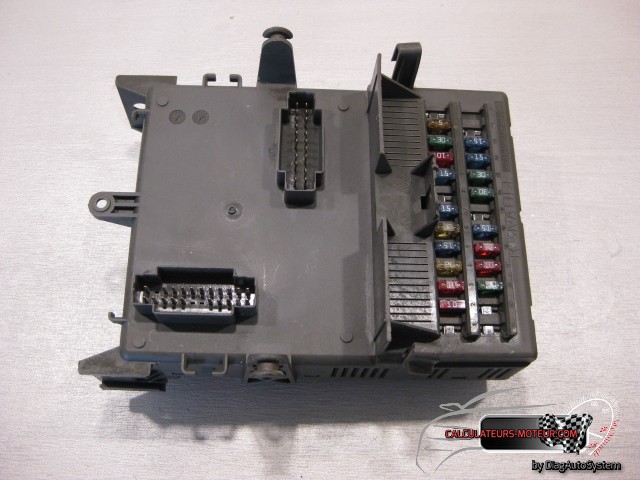 Boitier Fusible Renault — Réf. 518002217-8200148610-8200004201-E