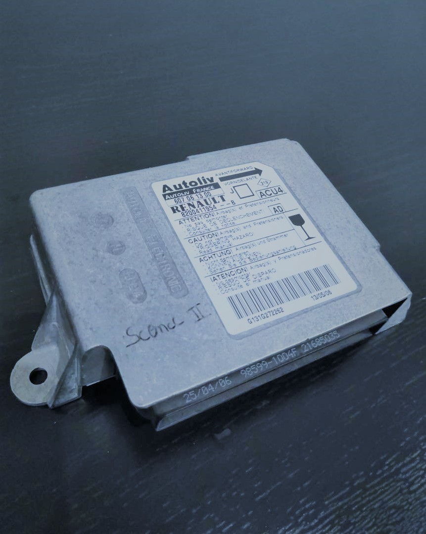 Calculateur Air Bag Autoliv ACU4 Renault — Réf. 307061300-8200411954